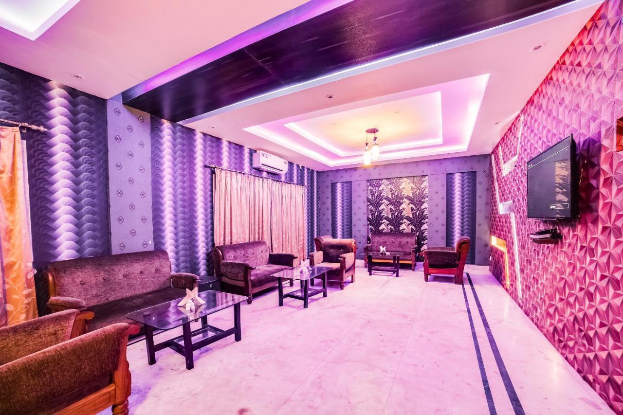 فندق Bhalukpungفي  Capital O 61351 Waii International المظهر الخارجي الصورة